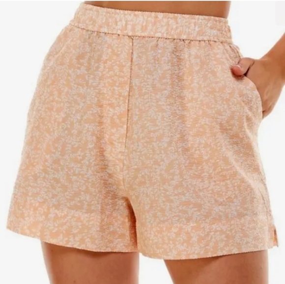 WAYF NAIMA shorts NWT elastic waist with pockets sz.S peach with white flowers - Picture 1 of 7